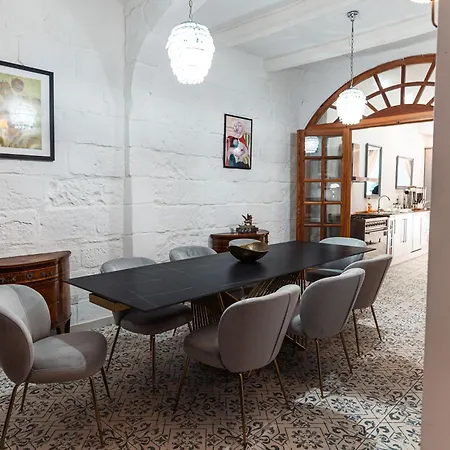 4 At Palazzo Seraphim Boutique Living In St Julians Maison d'hôtes