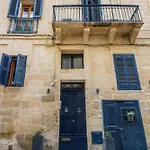 4 At Palazzo Seraphim Boutique Living In St Julians Gasthof San Ġiljan