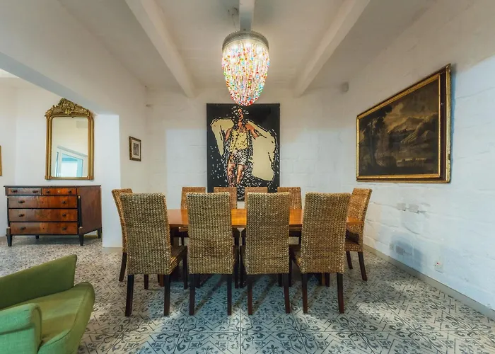 4 At Palazzo Seraphim Boutique Living In St Julians Konukevi