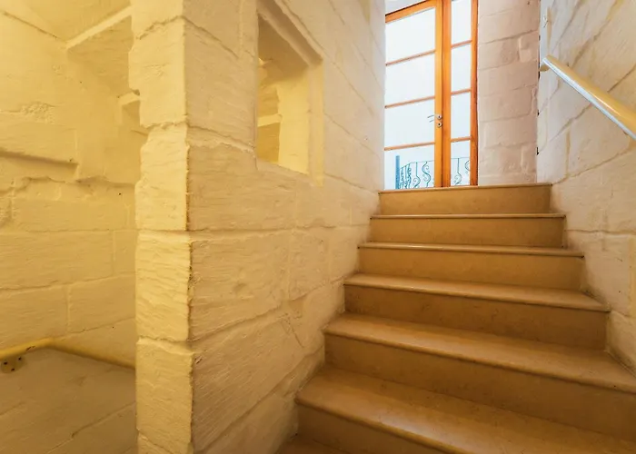 4 At Palazzo Seraphim Boutique Living In St Julians Konukevi