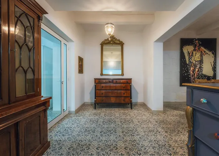 4 At Palazzo Seraphim Boutique Living In St Julians Konukevi